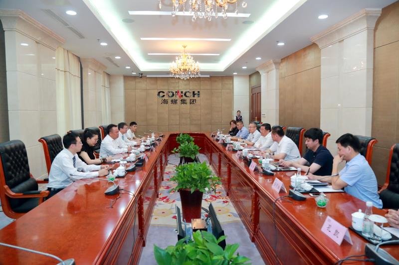 熱烈歡迎德國(guó)SEW公司中國(guó)區(qū)董事總經(jīng)理張勝利先生 受邀訪(fǎng)問(wèn)蕪湖